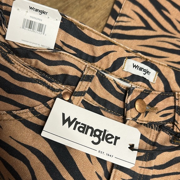 Wrangler nwt Tiger print tan black denim Wild West high rise straight crop jeans - Picture 4 of 11
